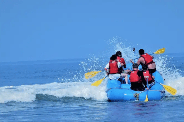 Optional water sports like parasailing or jet skiing