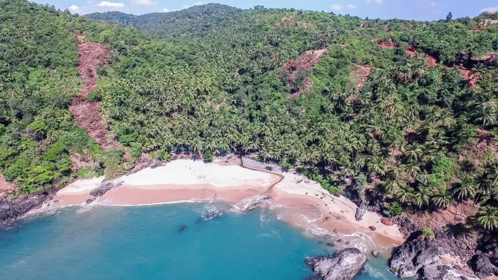 Kakolem Beach (“Tiger Beach”)